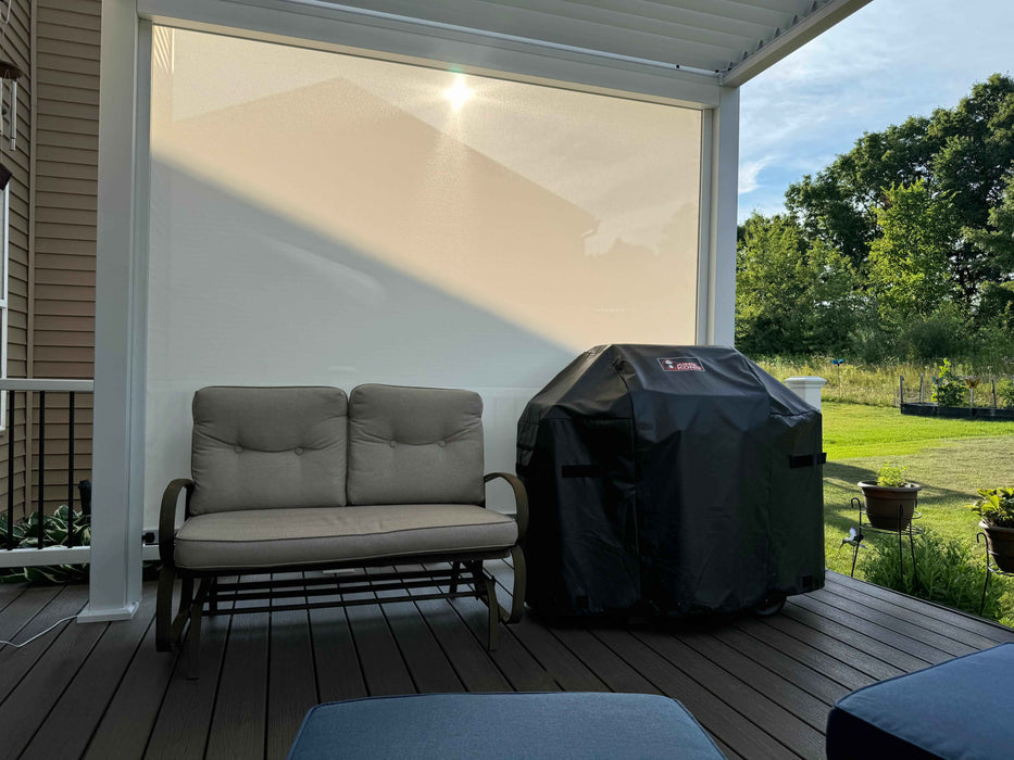 Extended Wind Resistant Screen for Villa Pergola