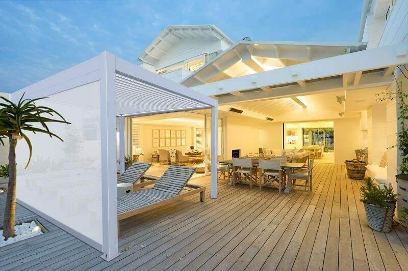 Wind Resistant Screen for Villa Pergola